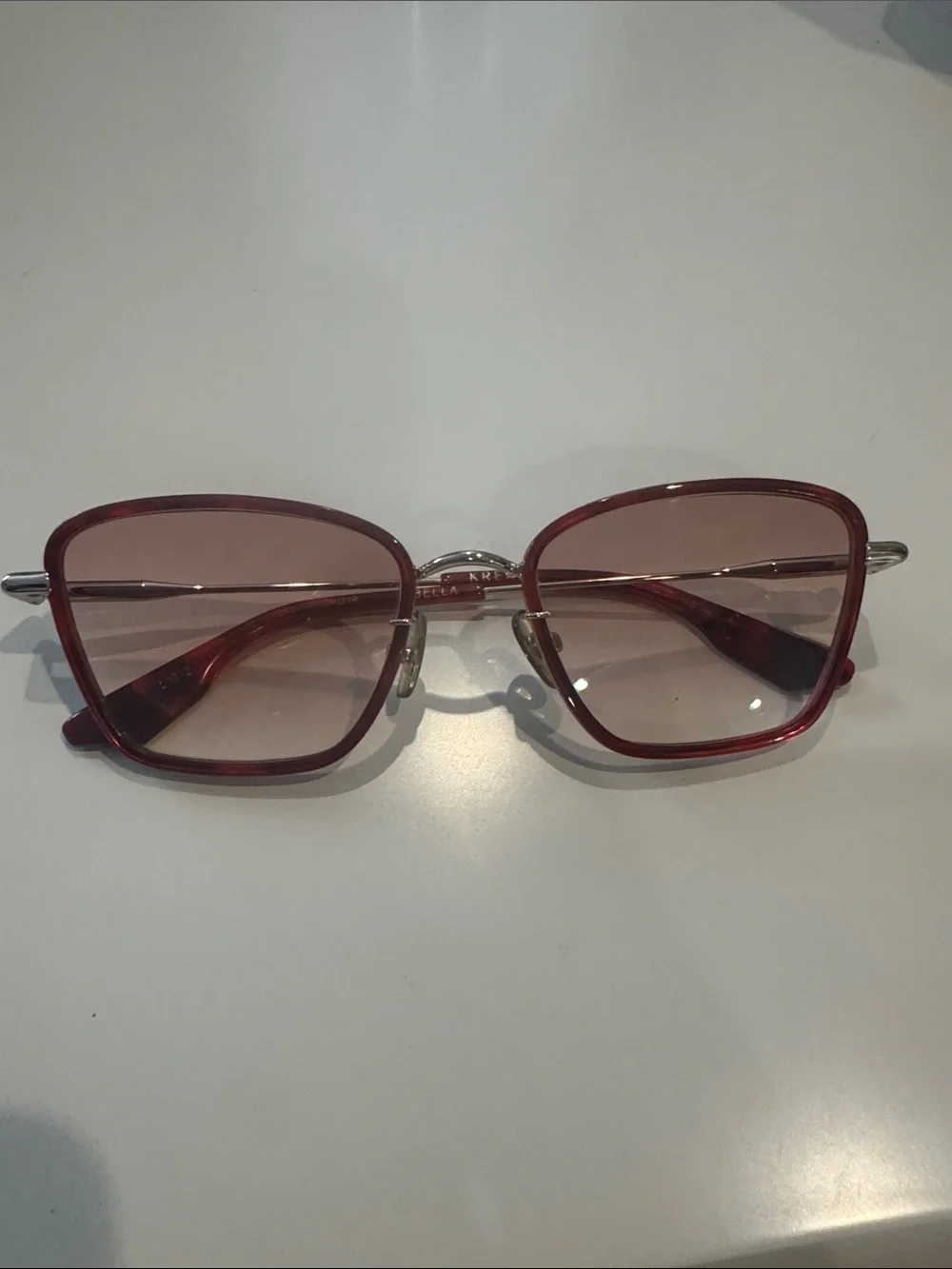 KREWE Bella | Sangria with rose Gradient vanity lens Cat-Eye Sunglasses